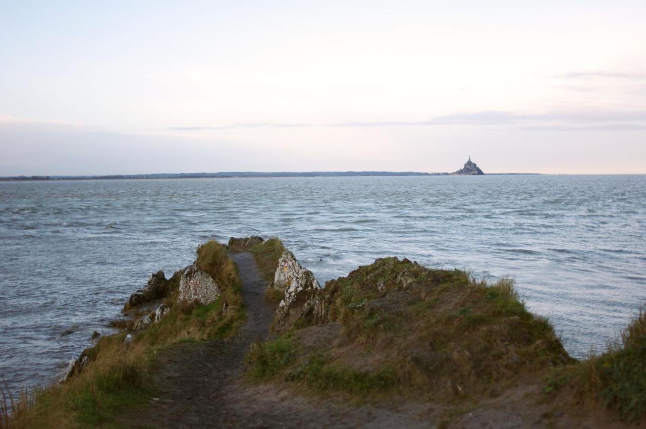 Charmante Maison De Pecheur En Baie Du Mont Saint Michel Genets Exterior photo